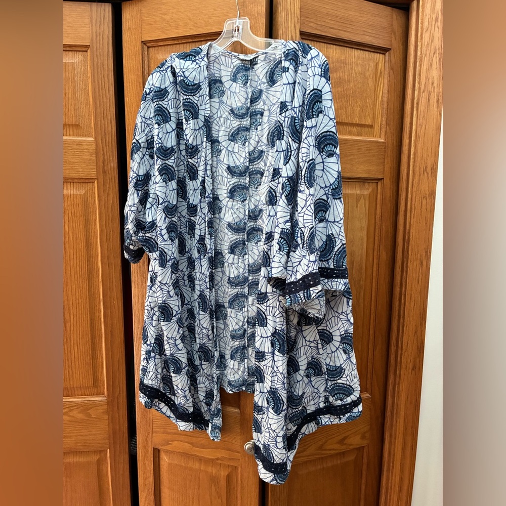 Sonoma Navy and Cream Floral Kimono
